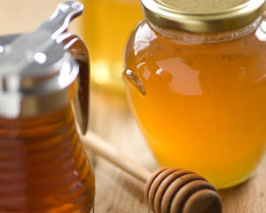 homemade cough syrup with thyme and honey recipe - livingmividaloca.com - #LivingMiVidaLoca #coughsyrup #homemademedicine