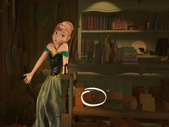 Hidden Mickey Mouse in Disney's Frozen plus other Easter eggs -- livingmividaloca.com #DisneysFrozen