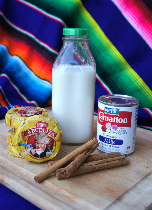 Mexican Hot Chocolate Recipe you can make at home | livingmividaloca.com | #livingmividaloca #mexicanhotchocolate #chocolateabuelita #traditionalmexicanrecipe #hotchocolaterecipe