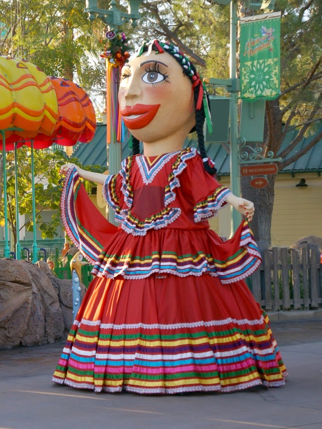 Mojiganga puppet