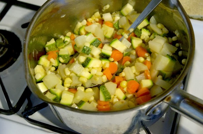 Vegetarian vegetable soup with chicken-free strips recipe