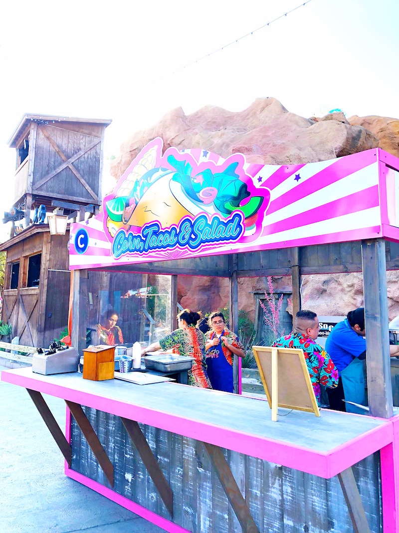 Everything you need to know about visiting Knott's Berry Farm during the summer for Knott's Summer nights. - livingmividaloca.com - #LivingMiVidaLoca #KnottsBerryFarm