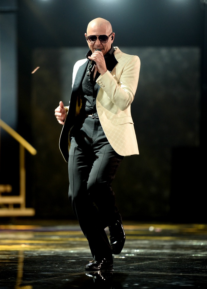 Pitbull to host 2014 AMAs // livingmividaloca.com