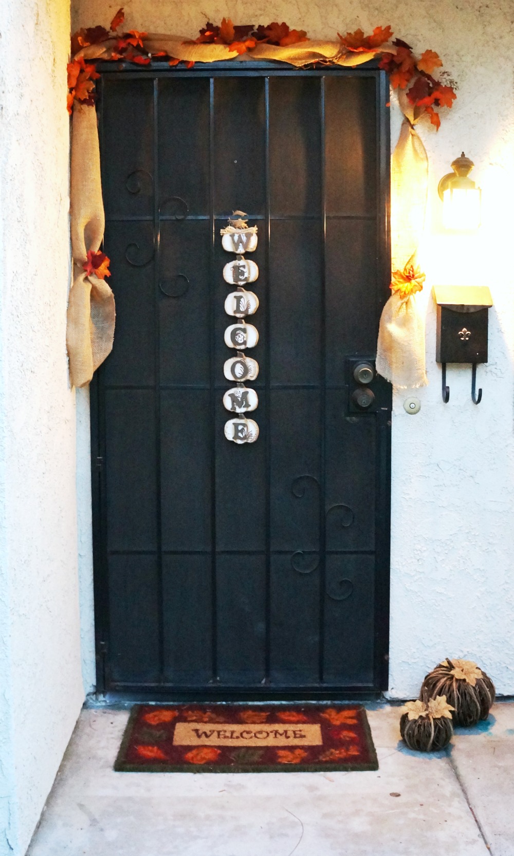 10 Minute Front Door Decor For Fall