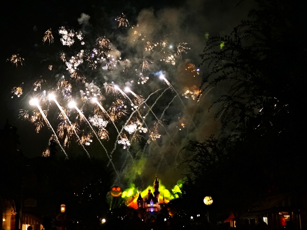 Halloween Screams Fireworks