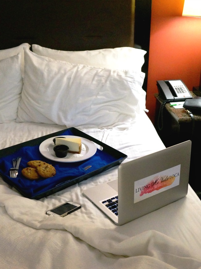 Cheesecake and cookies in bed