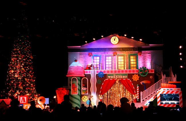 Christmas Tree lighting at Knott's Merry Farm