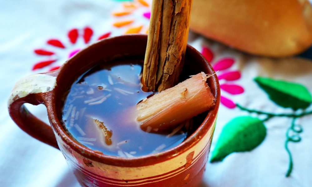 How to make Ponche Navideño : traditional Mexican Christmas punch