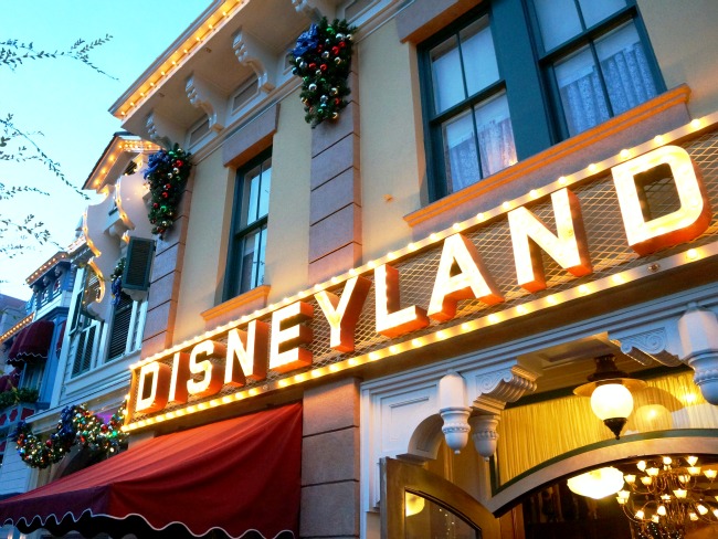 Disneyland during the holidays // LivingMiVidaLoca.com