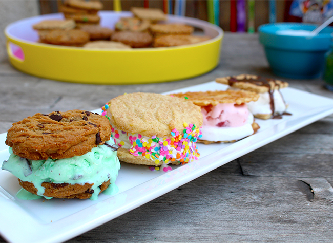 How to make fake ice cream sandwiches to be used for display.