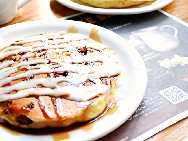 NEW! Sticky Bun Pancake Breakfast - LivingMiVidaLoca.com