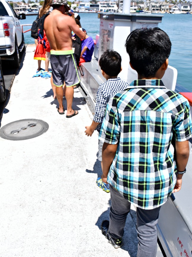 Balboa Island Ferry  | livingmividaloca.com | #livingmividaloca #balboapier #visitcalifornia #thingstodoincalifornia #balboapier