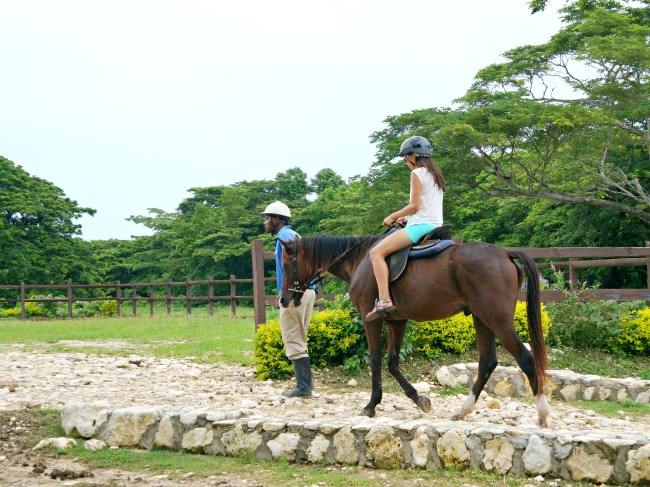 Horseback Ride and Swim in Montego Bay, Jamaica . What to expect during a horseback ride and swim experience. | LivingMiVidaLoca.com | #LivingMiVidaLoca #Jamaica #MontegoBay #Travel