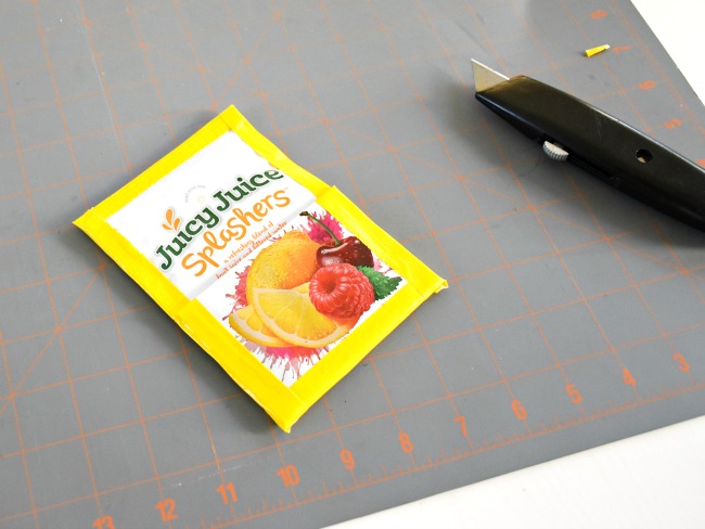 Step by step juice pouch wallet - LivingMiVidaLoca.com