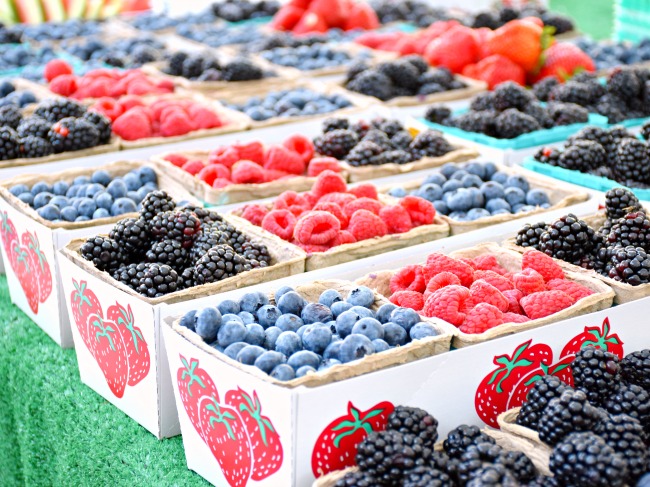 what fruits to buy at an organic farmers market - livingmividaloca.com