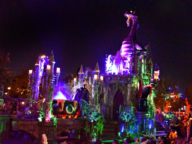 Disney villians at Frightfully Fun Parade - LivingMiVidaLoca.com