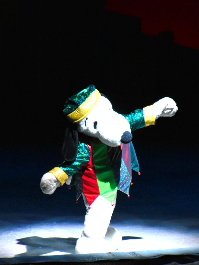 "Merry Christmas, Snoopy" On Ice Show at Knott's Merry Farm - LivingMiVidaLoca.com