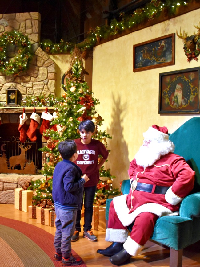 Santa's Christmas Cabin at Knott's Merry Farm offers festive treats during the holiday season - LivingMiVidaLoca.com