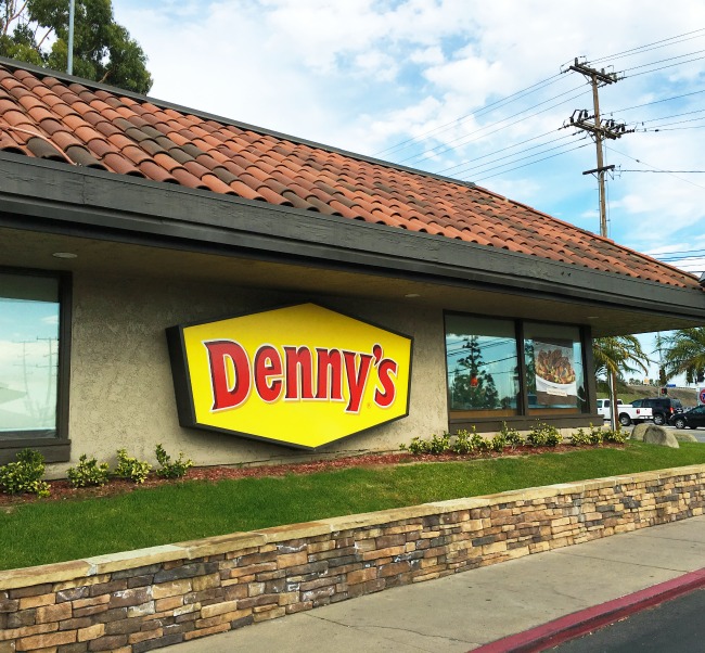 Denny's Diner - livingmividaloca.com