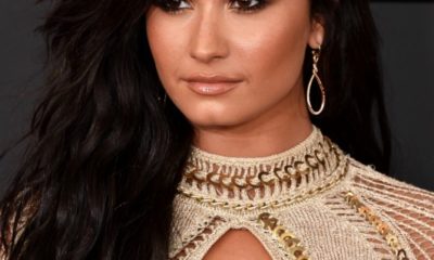 Demi Lovato at the 2017 Grammy's - LivingMiVidaLoca.com