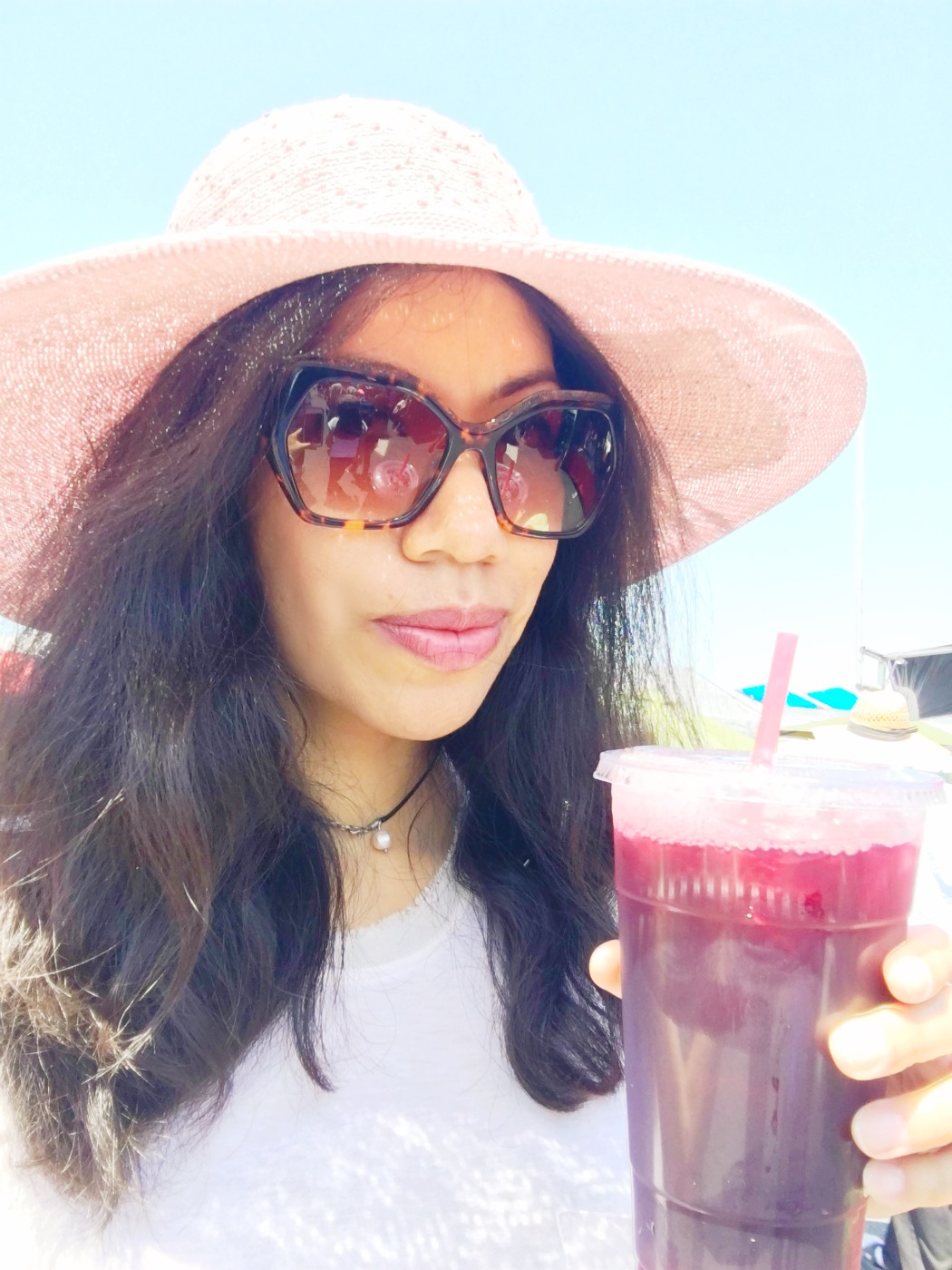 Drinking Jamaica agua Fresca at the swap meet - LivingMiVidaLoca.com