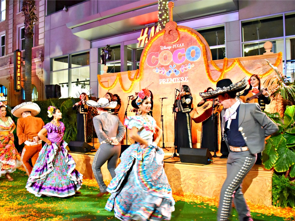 Mariachi Divas and Folklorico dancers at Coco premiere - LivingMiVidaLoca.com