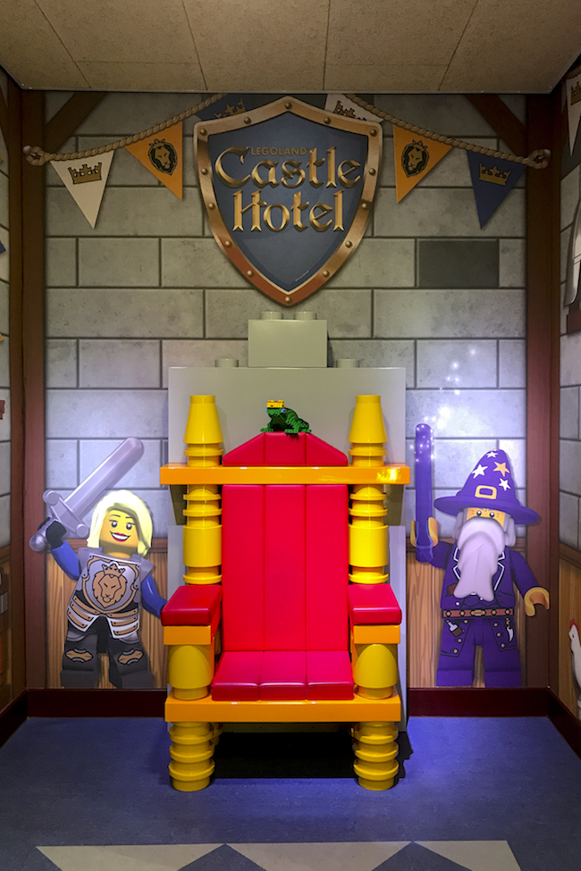 LEGOLAND Castle Hotel at LEGOLAND California is officially opening on April 27, 2018. This is a first look at the new LEGOLAND hotel in Carlsbad. - LivingMiVidaLoca.com | #LEGOLANDCA #LEGOhotel