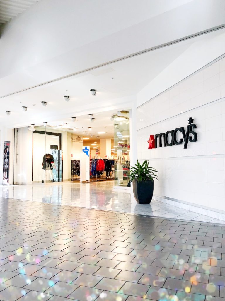 Macy's at MainPlace Mall offers a variety of fall looks! | livingmividaloca.com | #livingmividaloca #shopmainplace #santaana #mainplacemall #macys