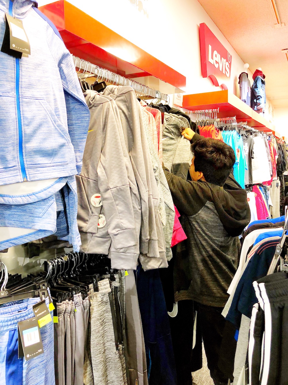 Shopping for sweaters at Macy's, MainPlace Mall | livingmividaloca.com | #livingmividaloca #shopmainplace #santaana #mainplacemall #macys