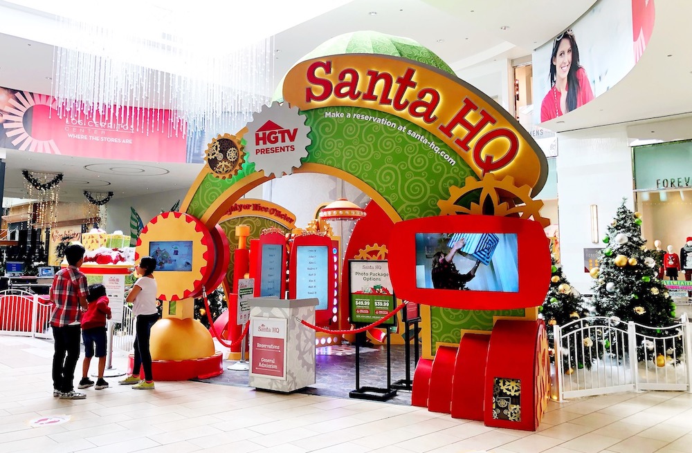 Visit Santa at Los Cerritos Center at Santa HQ, presented by HGTV. Kids can turn into elves, try the Naughty or Nice O'Meter and meet Santa! | LivingMiVidaLoca.com | #LivingMiVidaLoca #SantaHQ #LoveHGTV #LosCerritosMall