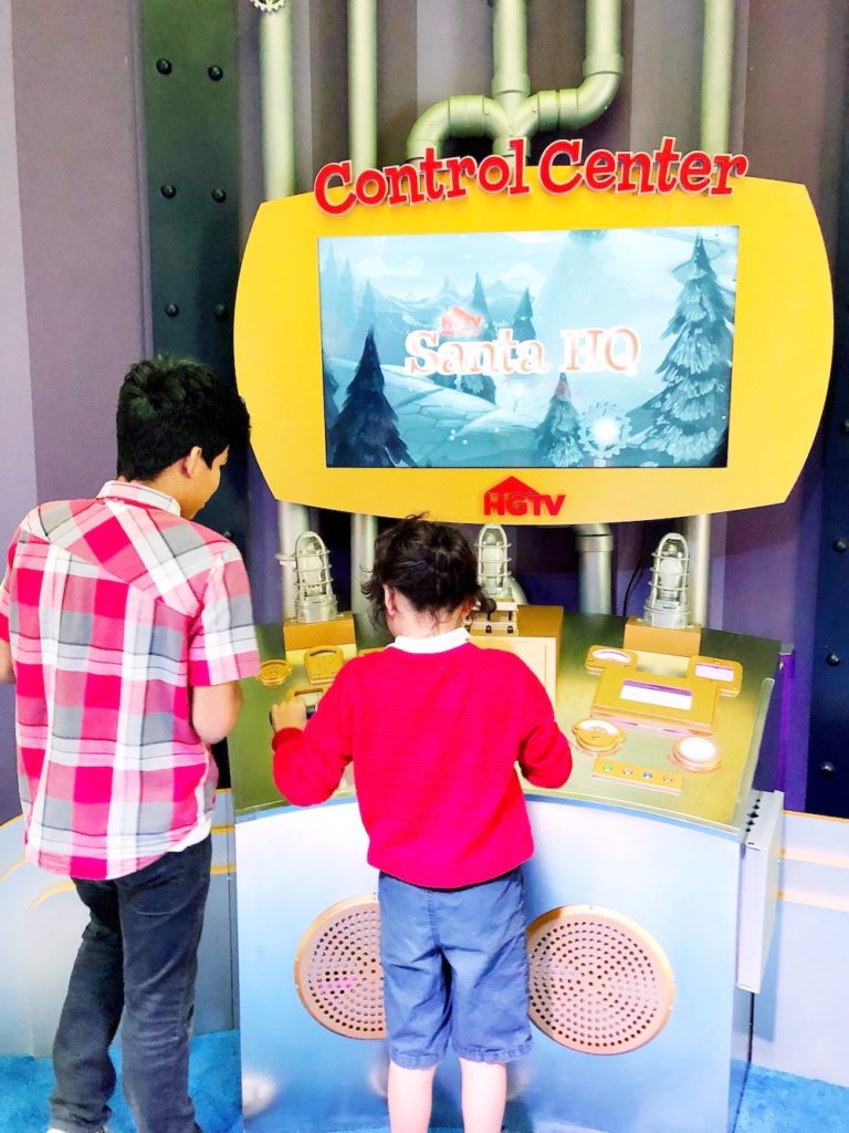 Visit Santa at Los Cerritos Center