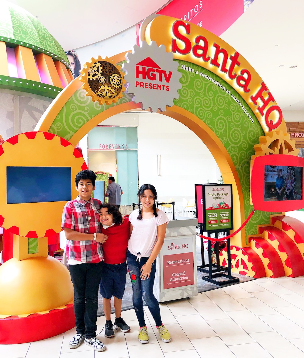 Visit Santa at Los Cerritos Center at Santa HQ, presented by HGTV. Kids can turn into elves, try the Naughty or Nice O'Meter and meet Santa! | LivingMiVidaLoca.com | #LivingMiVidaLoca #SantaHQ #LoveHGTV #LosCerritosMall