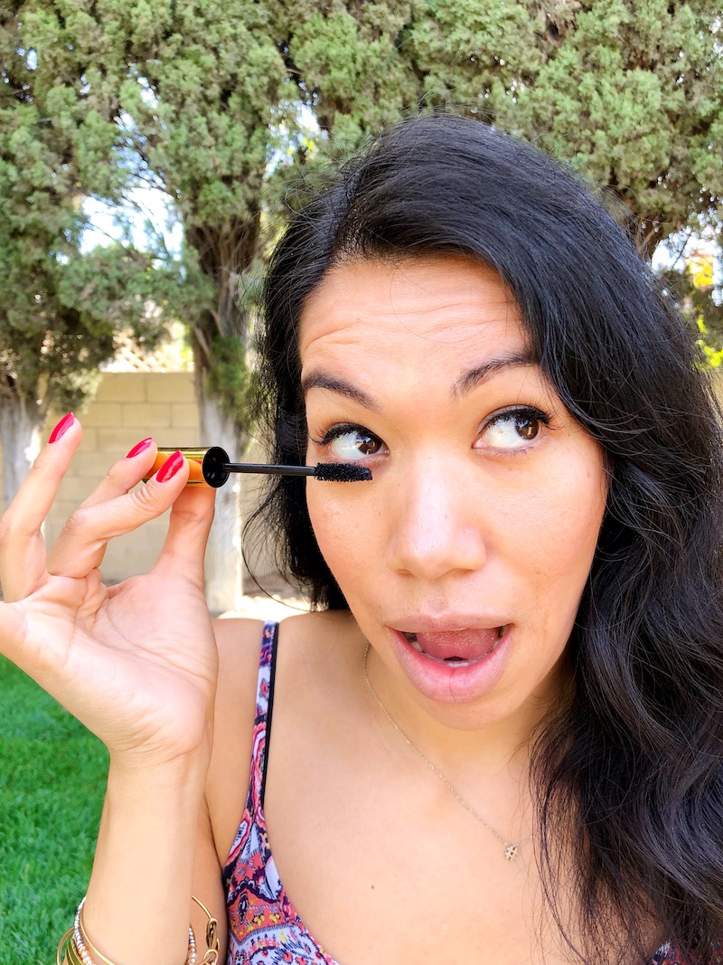 Mascara Tips and Tricks to Make Your Lashes Look Amazing - livingmividaloca.com - #LivingMiVidaLoca #LMVLSoCal #mascara #makeup #tips