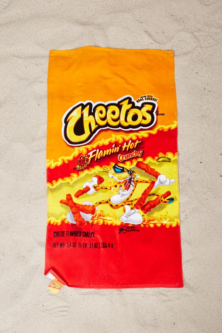 Forever 21 x Cheetos limited edition collection includes Cheetos Crunchy and Cheetos Flamin’ Hot printed swimsuits, sweatshirts, t-shirts, dresses and much more. - livingmividaloca.com - #LivingMiVidaLoca #Forever21 #Cheetos