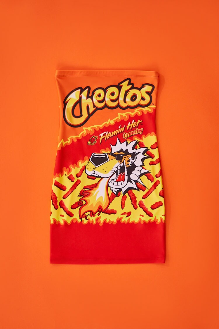 Forever 21 x Cheetos limited edition collection includes Cheetos Crunchy and Cheetos Flamin’ Hot printed swimsuits, sweatshirts, t-shirts, dresses and much more. - livingmividaloca.com - #LivingMiVidaLoca #Forever21 #Cheetos