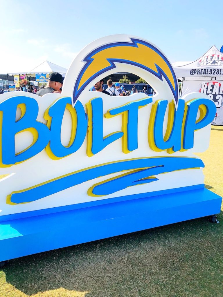 Five things you need to know before visiting the Chargers training camp in Costa Mesa - livingmividaloca.com - #livingmividaloca