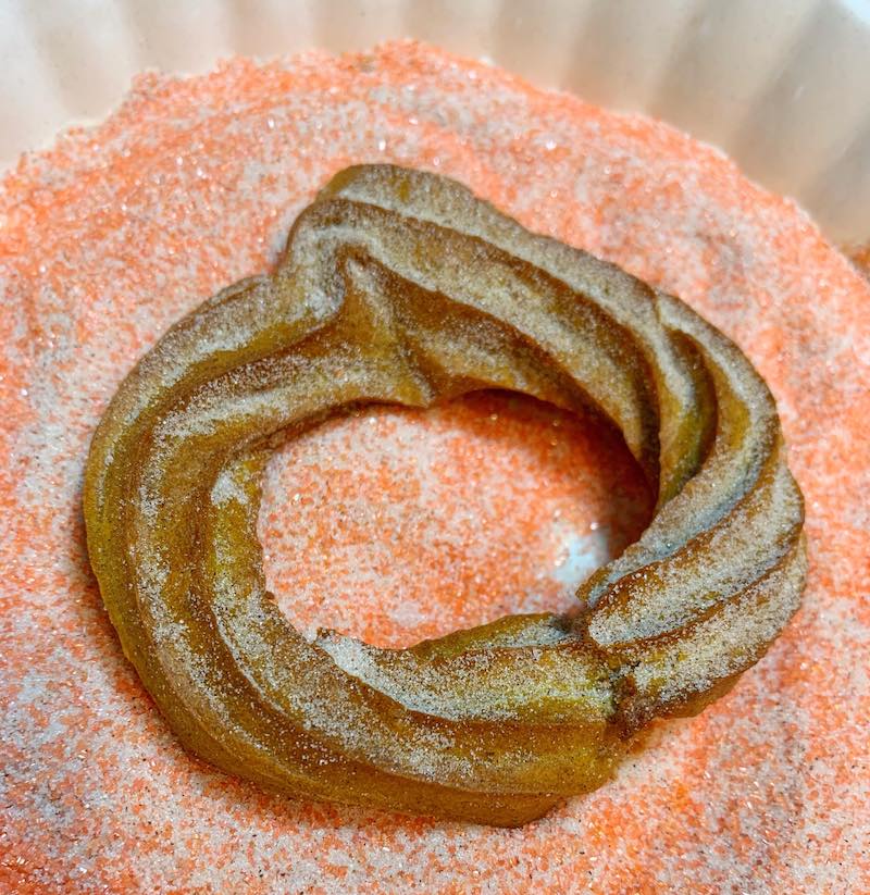 how to make Baked pumpkin spice churros - livingmividaloca.com - #LivingMiVidaLoca #PumpkinSpice #Churros