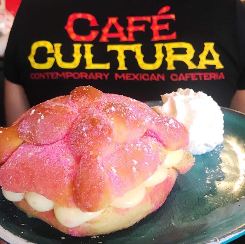 Day of the Dead bread at Cafe Cultura in Santa Ana - LivingMiVidaLoca.com - #LivingMiVidaLoca #DayoftheDead #DiadelosMuertos #Portos