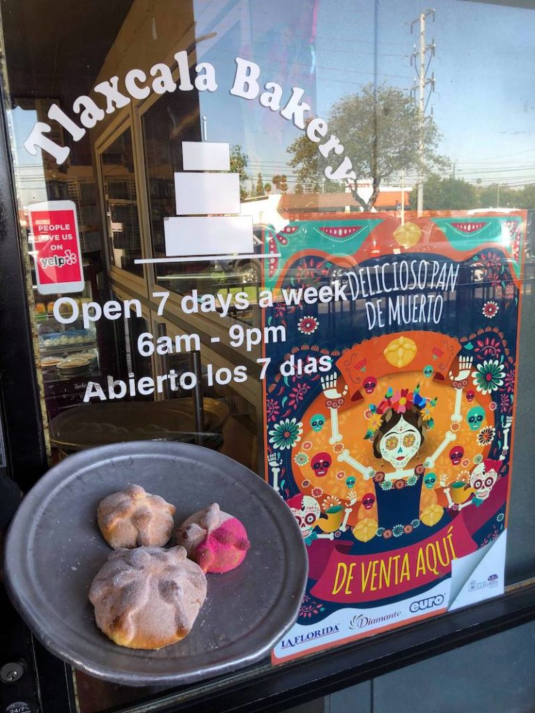 Day of the Dead bread at Tlaxcala Bakery in Santa Ana - LivingMiVidaLoca.com - #LivingMiVidaLoca #DayoftheDead #DiadelosMuertos #Portos