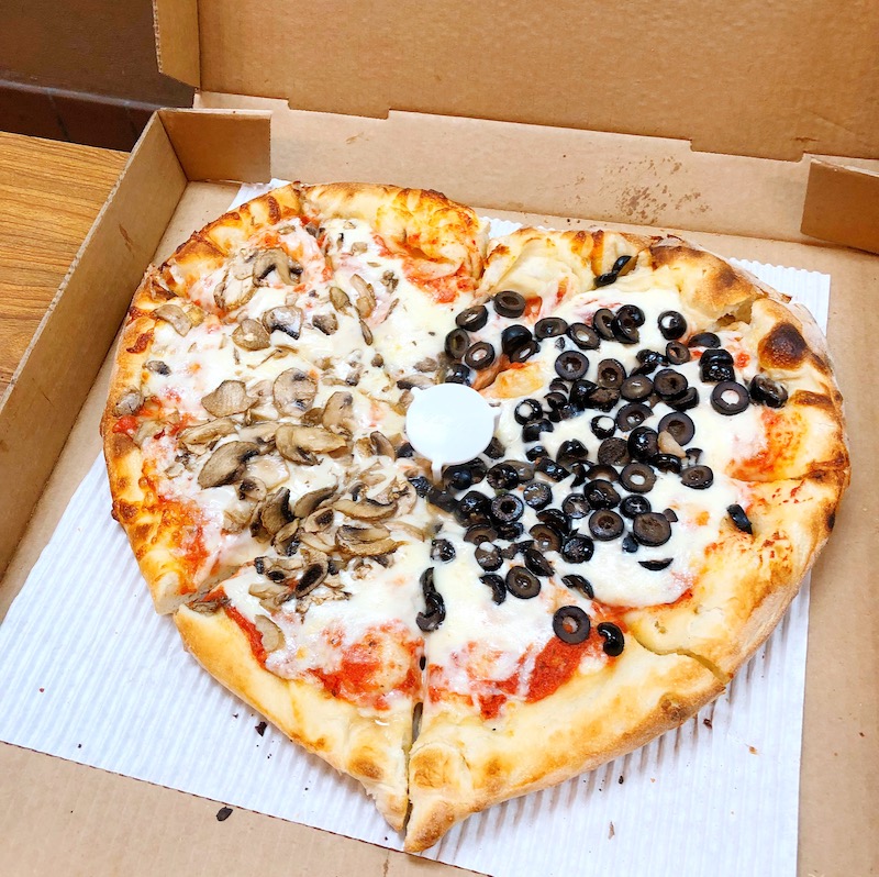 Heart shape pizza in Orange County - livingmividaloca.com | #LivingMiVIdaLoca #heartshapedpizza #pizzainorangecounty #thingstodoinoc