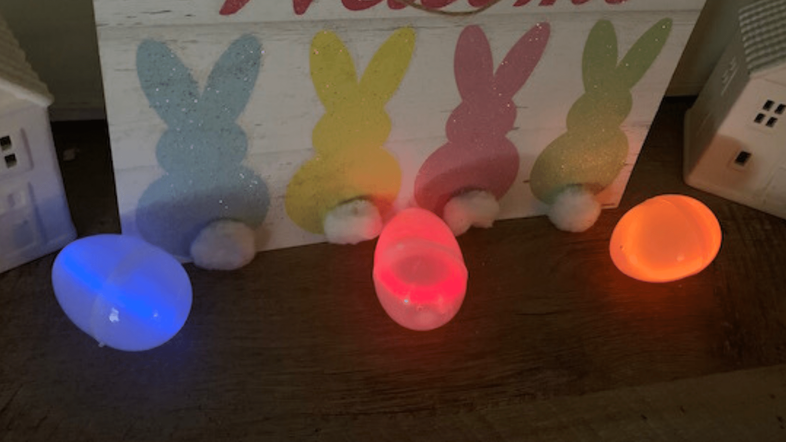 Glow in the Dark Easter egg hunt - livingmividaloca.com