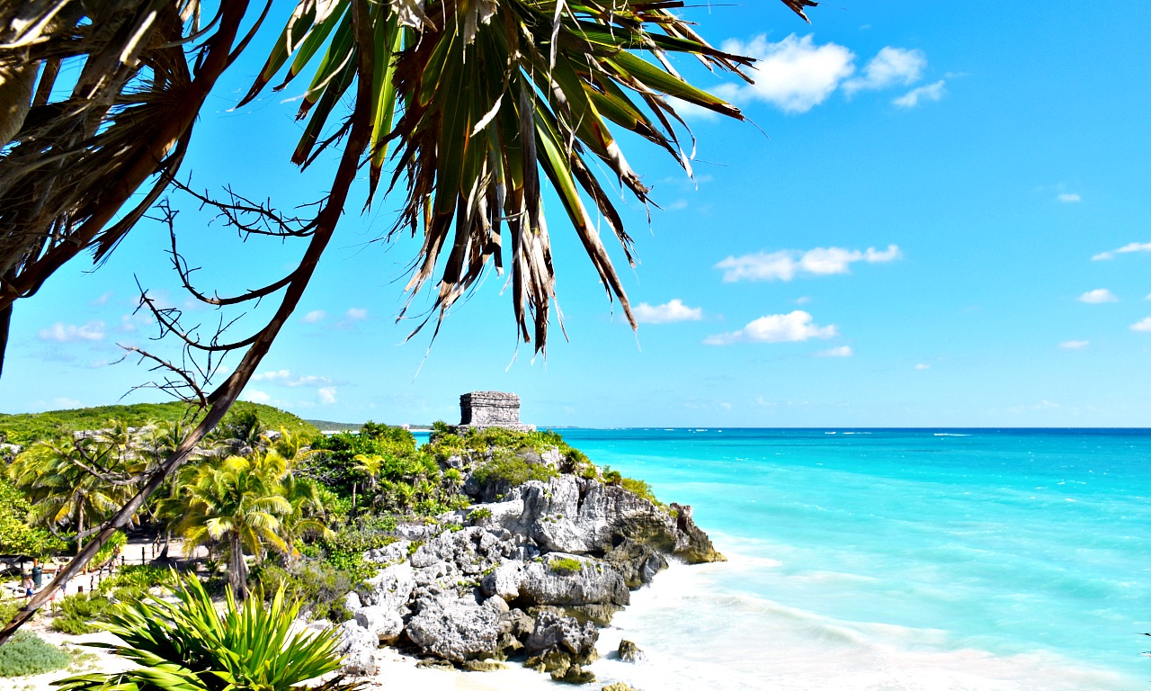 What to expect when visiting the beach in Tulum for the first time. - livingmividaloca.com