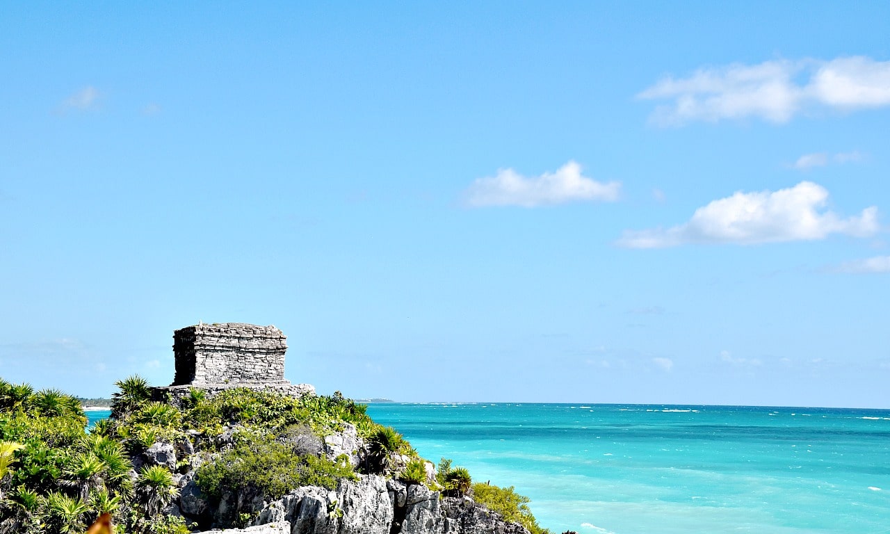 What to pack for Tulum in Mexico - livingmividaloca.com