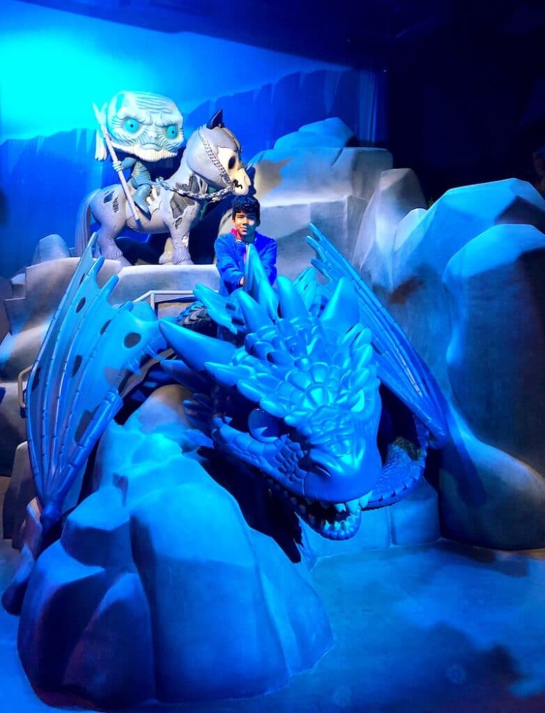 Game of Thrones dragon at Funko Hollywood store - livingmividaloca.com