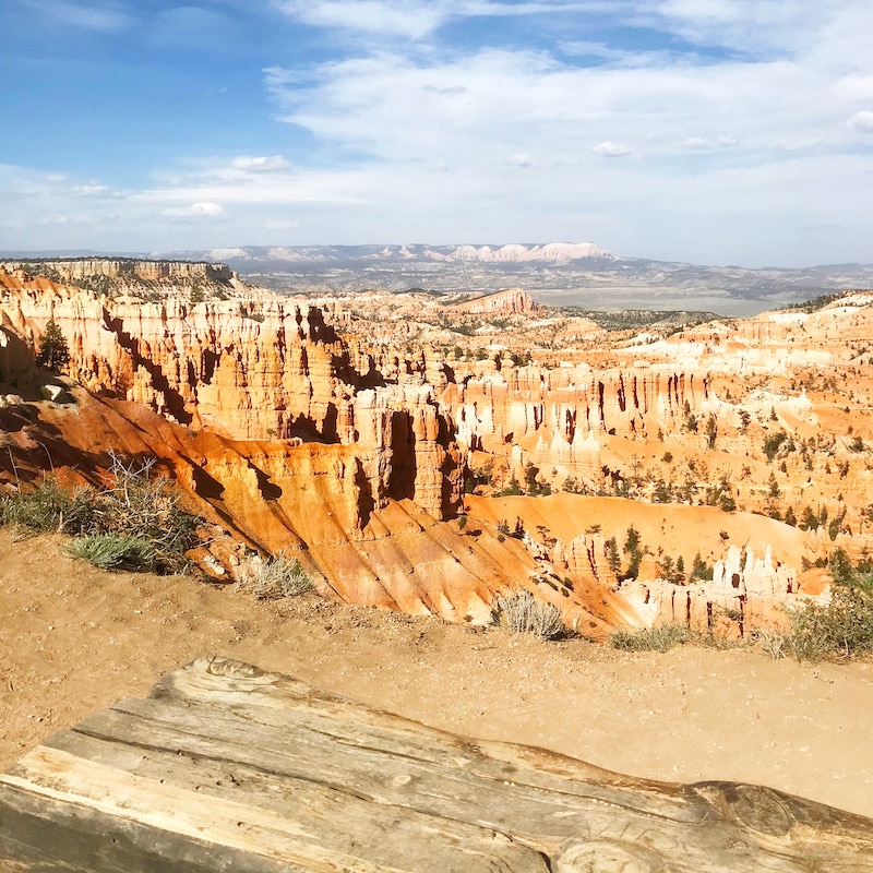 Visiting Bryce Canyon Amphitheater on a Zion road trip. - livingmividaloca.com