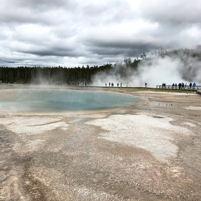 Road trip to Yellowstone with kids and car camping along the way - livingmividaloca.com