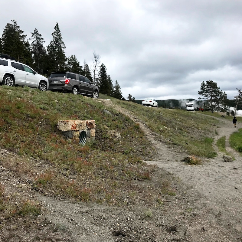 Road trip to Yellowstone with kids and car camping along the way - livingmividaloca.com