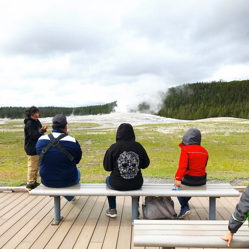 Road trip to see Old Faithful Geyser at Yellowstone with kids and car camping along the way - livingmividaloca.com