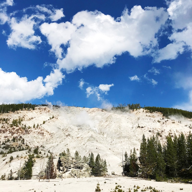 Mammoth Springs with kids and car camping along the way - livingmividaloca.com