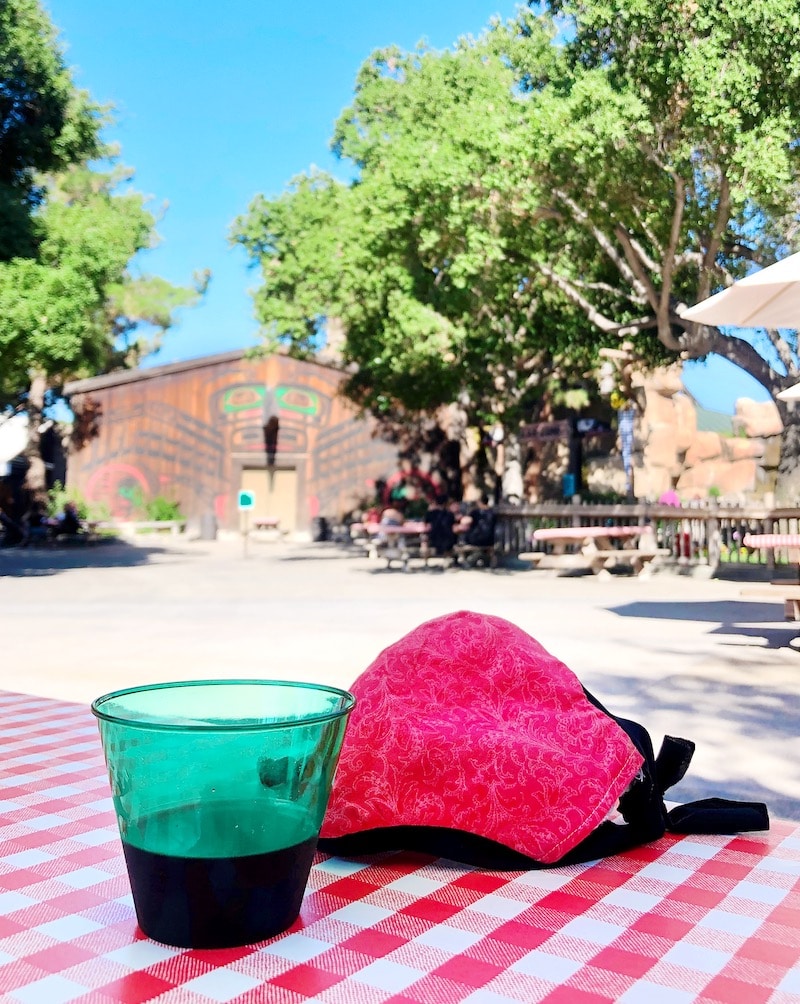 Taste of Calico at Knott's Berry Farm boysenberry sangria - livingmividaloca.com